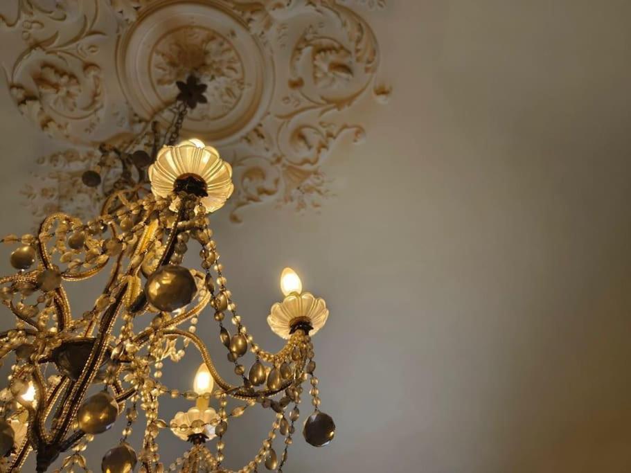 Retroetnea - Appartamento In Centro Storico - Con Camere Comunicanti คาตาเนีย ภายนอก รูปภาพ