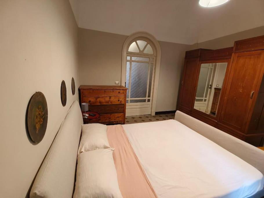 Retroetnea - Appartamento In Centro Storico - Con Camere Comunicanti คาตาเนีย ภายนอก รูปภาพ